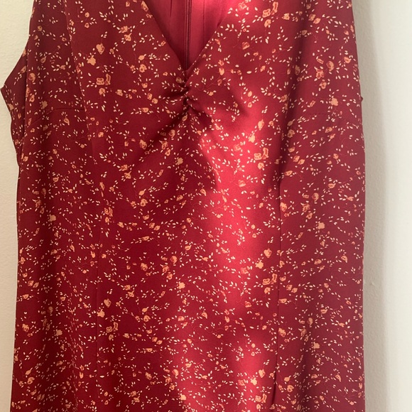 Vintage Red Floral Dress, size small-medium, double lined, Made in 🇨🇦 - Picture 2 of 6